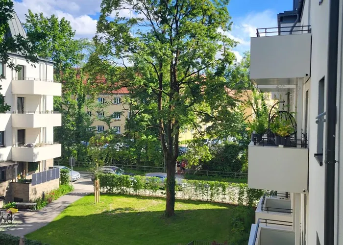 Newsuite-englischen Garten 2 & Privat Parking Appartement *
