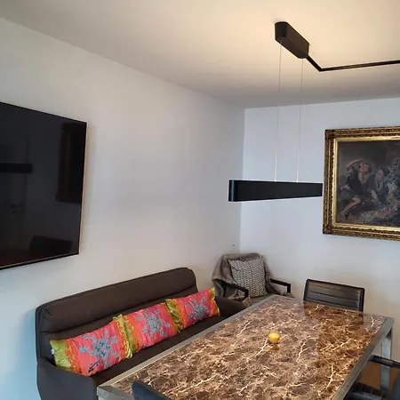 English Garden Grand Suite 아파트